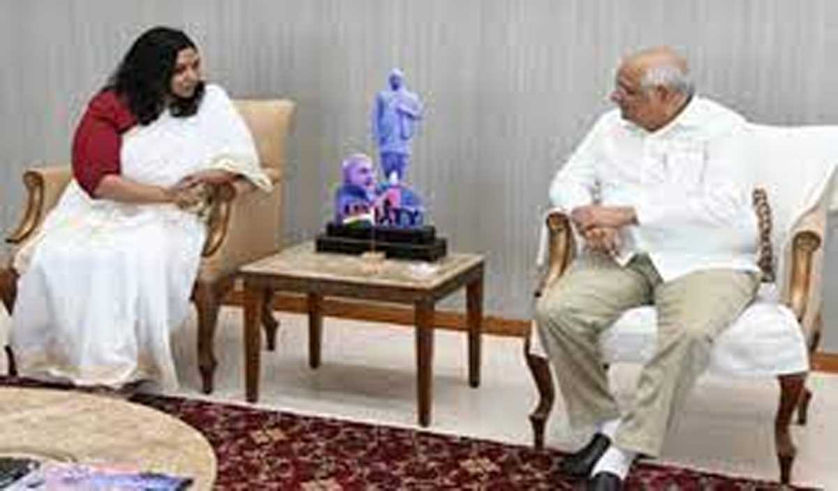 पटेल से स्लोवाकिया में भारत की राजदूत अपूर्वा श्रीवास्तव ने की मुलाकात